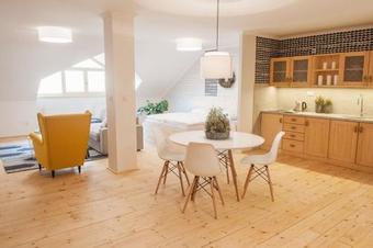 Apartm�ny ?t?p�nkova 85