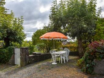 Cozy Holiday Home In Auzers With Fenced Garden