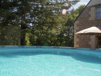 Spacious Holiday Home With Private Pool In Auriac France