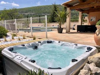 Hostal Guest House La Bastide Des Bourguets