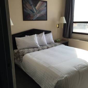 Hotel Admiral Inn & Suites