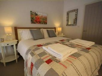 Cobnut Barn, Bourton On The Water