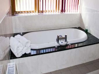 Beesoni Lodge