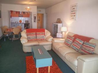 Barracuda, Beachside Apartment