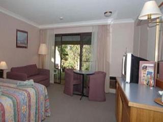 Tea Gardens Club Inn Motel