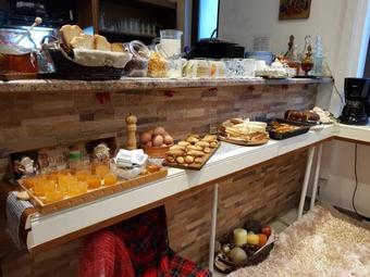 Petra & Elato Art Hotel