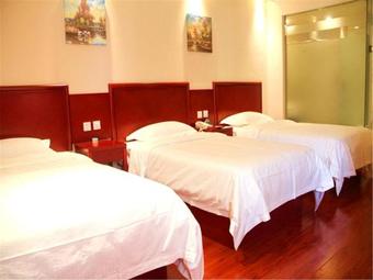Greentree Inn Jilin Baishan Linjiang Yalu River Express Hotel