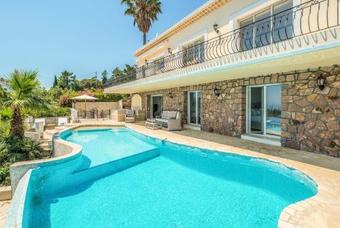 Espero-pax Villa Sleeps 8 Air Con Wifi