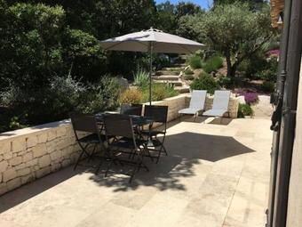 Modern Villa In Eygalieres With Garden