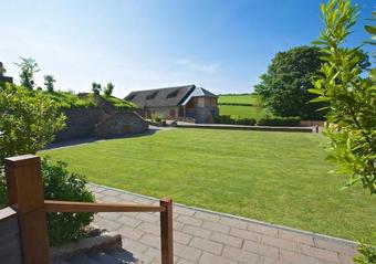 Dartmouth Green Lodges