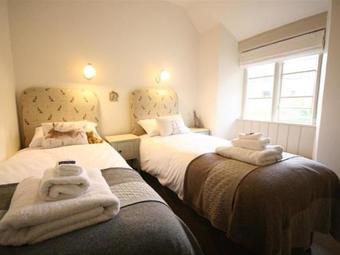 Claypot Cottage, Cirencester