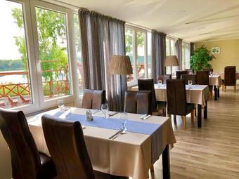 Hotel M�rtoni Cs�rda �s Fogad�