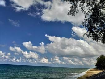 Hostal Anggun Beach Guest House