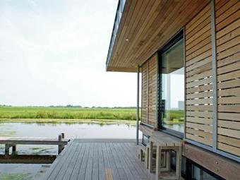 Stunning House Boat In Go�ngahuizen With Sauna