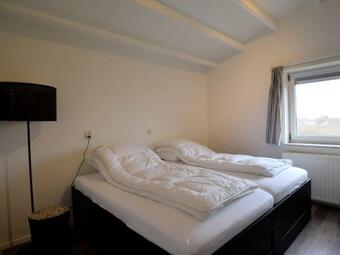 Cozy Bungalow In Midsland Near Sea