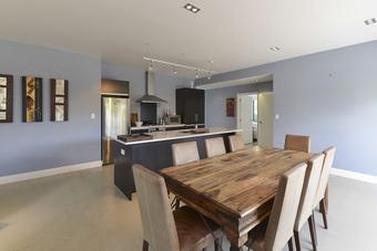 Lakefront Holiday Home