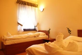 Nenufar Club Hotel