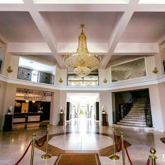 Hotel Rozdro?e Niebor�w