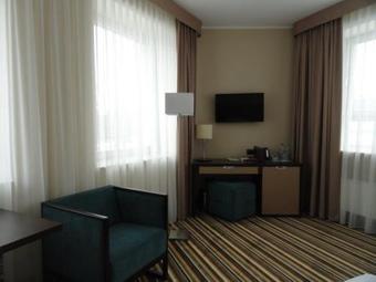 Hotel Victor Pruszk�w Desilva