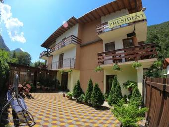 Hostal Pension President