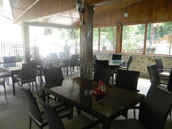 Hostal Vila Nico