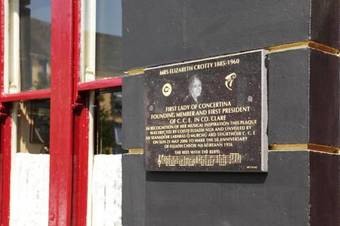 Bed & Breakfast Crotty's Pub & Accommodation