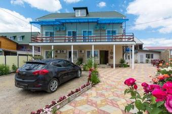 Hostal Riviera Plus