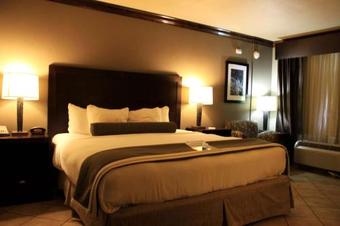 Best Western Plus Raton Hotel
