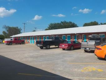 Sleepy Traveler Motel