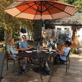 Oakridge Lodge & Uptown Bistro