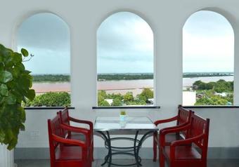 Riverside Cai Be Hotel