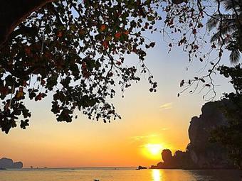 Hotel Tonsai Bay Resort