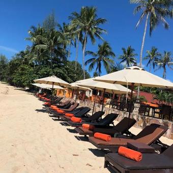 Hotel Kanok Buri Resort And Spa