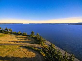 Beach And Boulevard Bungalow On Sundin Beach