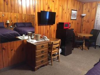 Posada Inn By The River