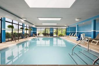 Hotel Holiday Inn Express & Suites - North Brunswick