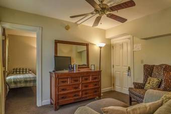 Hotel The Historic Peninsula Inn