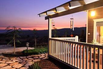 Lodge Cherry Golan