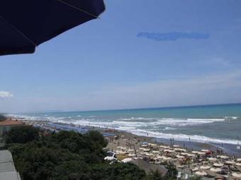 Marina Di Castagneto Carducci Apartment Sleeps 3