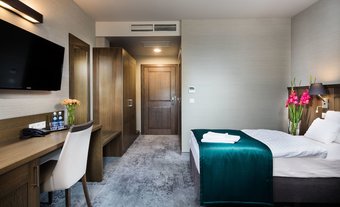 Hostal Hotel Szary Residence
