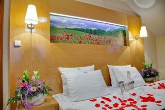 Hotel Austeria Niemcza?ska