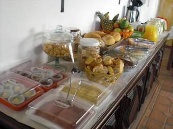 Hostal Pousada Chez Roni