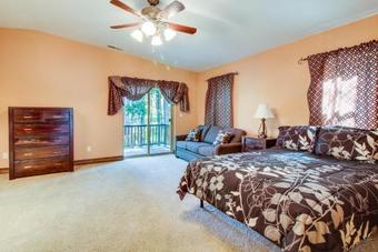 Lotta Crab Treehouse