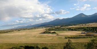 Posada Lamp Post Lodge