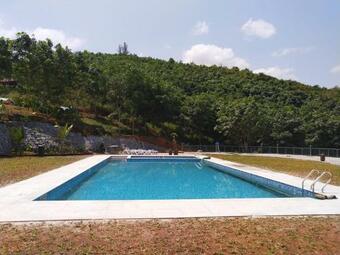 Hotel The Estate Resort, Bar And Restaurant