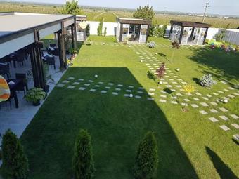 Hostal Mondrian Event & Garden