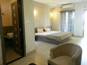Hotel Kings Crown Beach Resort