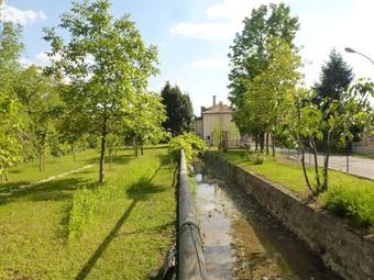 Modern Holiday Home In Green Montello With A Garden