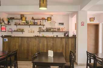 Hostal Pensiunea Carol