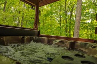 Pine Creek - Hocking Hills Cabin